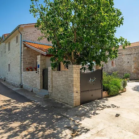 Ena Istra Casa de Férias