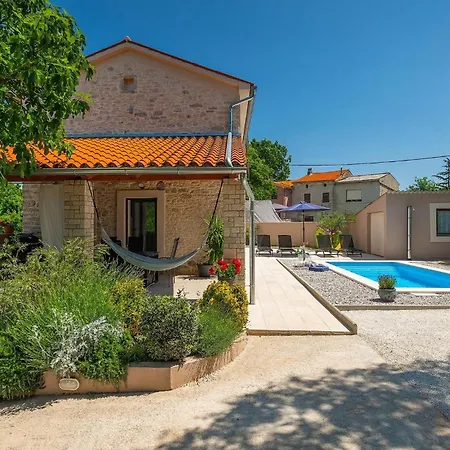 Ena Istra Hébergement de vacances Marčana