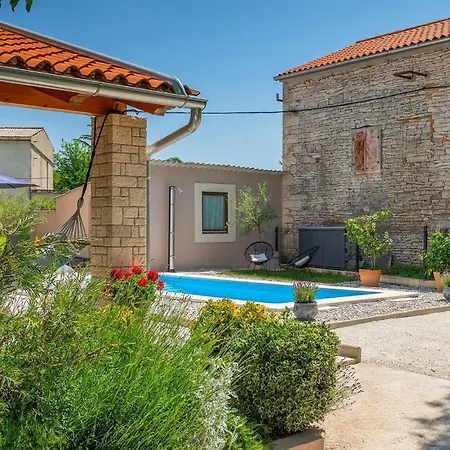 Ena Istra Casa de Férias *